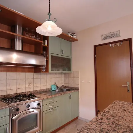 Holiday home Viktoria - Hr-11041-01 By Interhome
